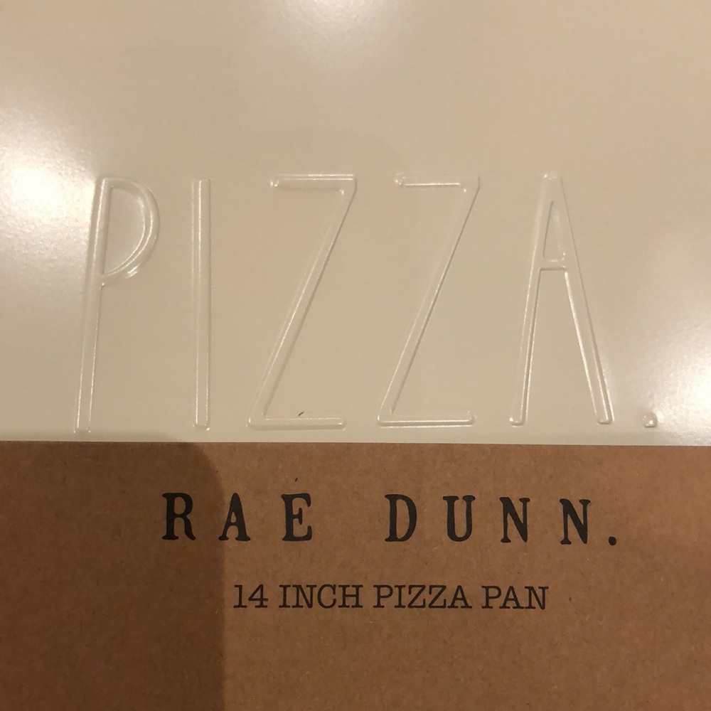 RAE DUNN 14" PIZZA PAN